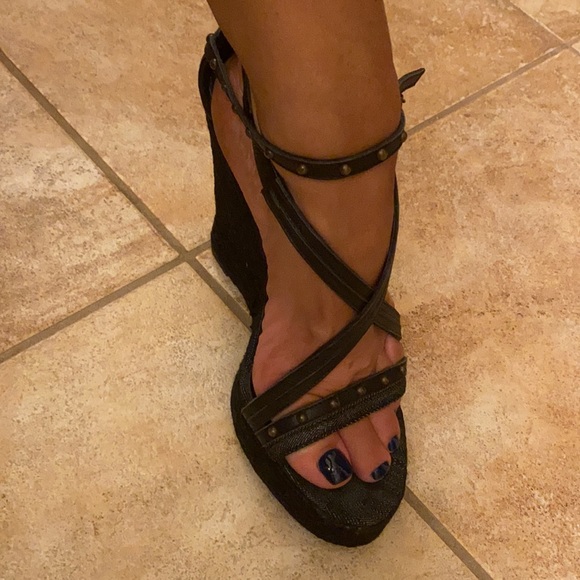 Gorgeous Authentic Burberry wedge sandals! - Picture 5 of 5